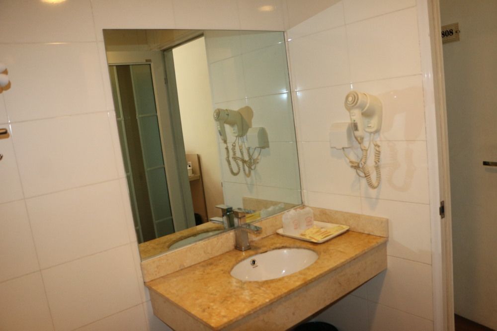 Yixin Business Hotel Guangzhou Exterior foto